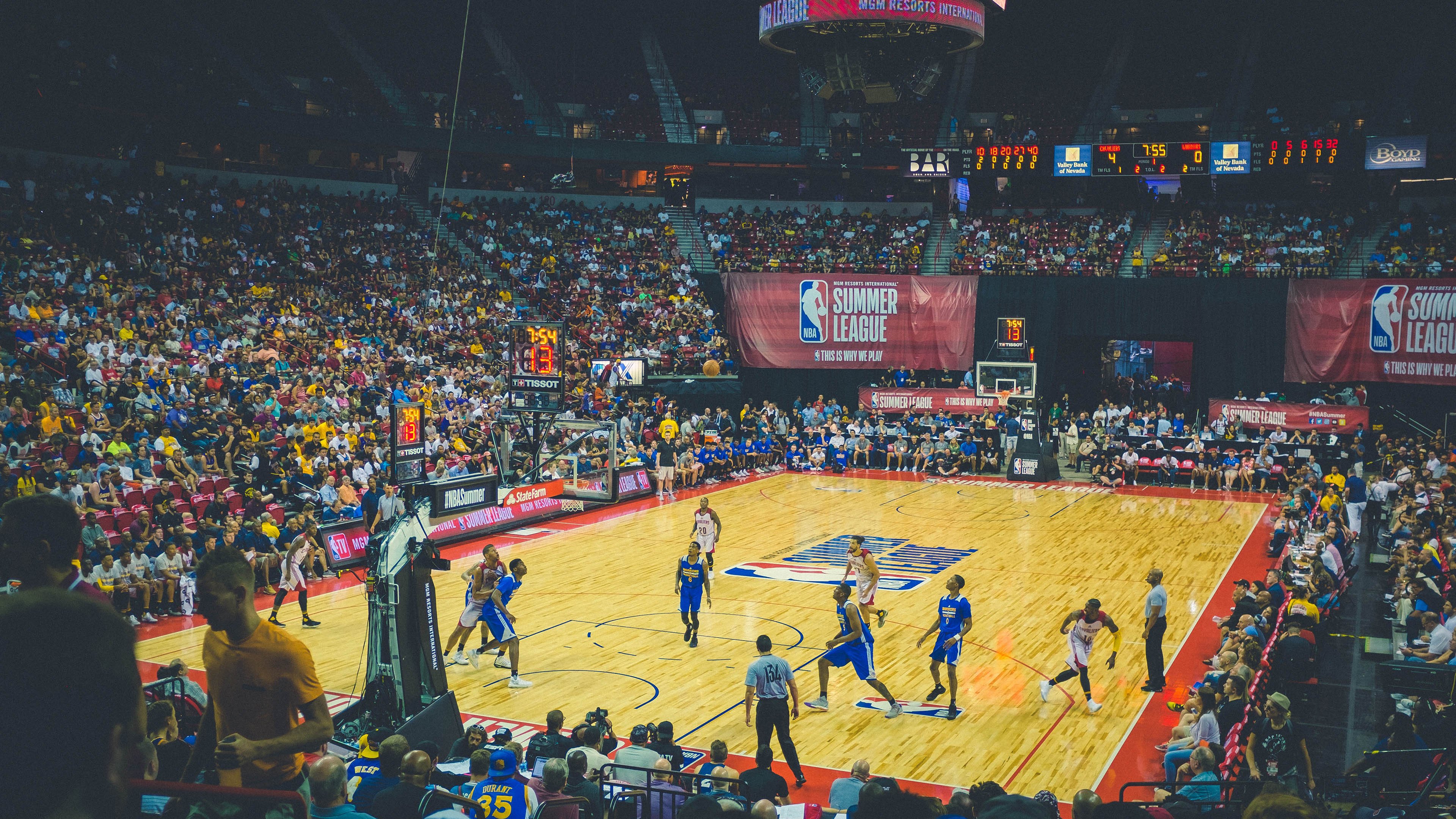 杨瀚森低位背打技术日趋成熟展现内线统治力，杨瀚森篮球